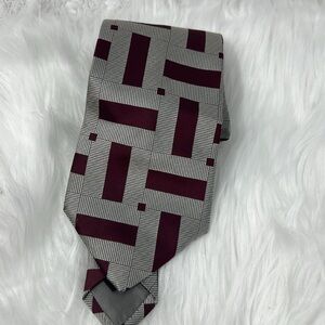 Bottega Veneta Italian Geometric Silk Tie Men’s Size 3.5”X54” BurgundySilver